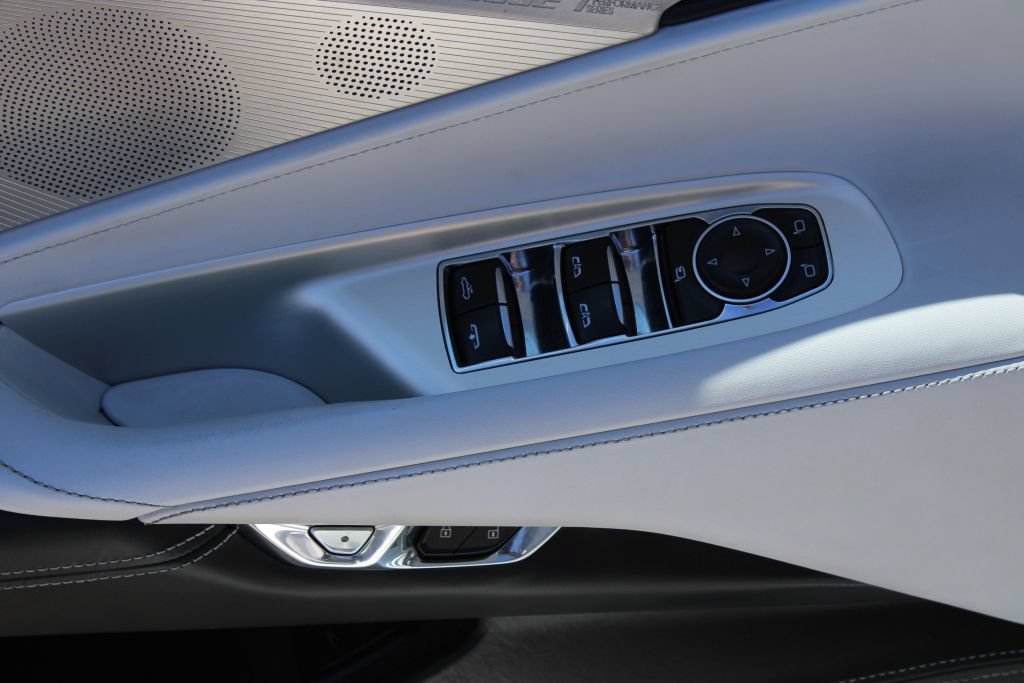 Used 2021 Chevrolet Corvette Stingray Premium Conv w/ Z51 Performance Package RWD image 31