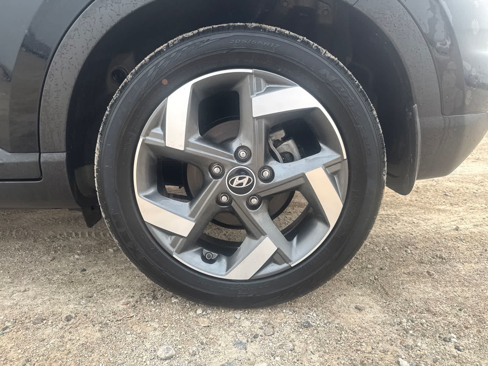Used 2023 Hyundai Venue SEL FWD image 16