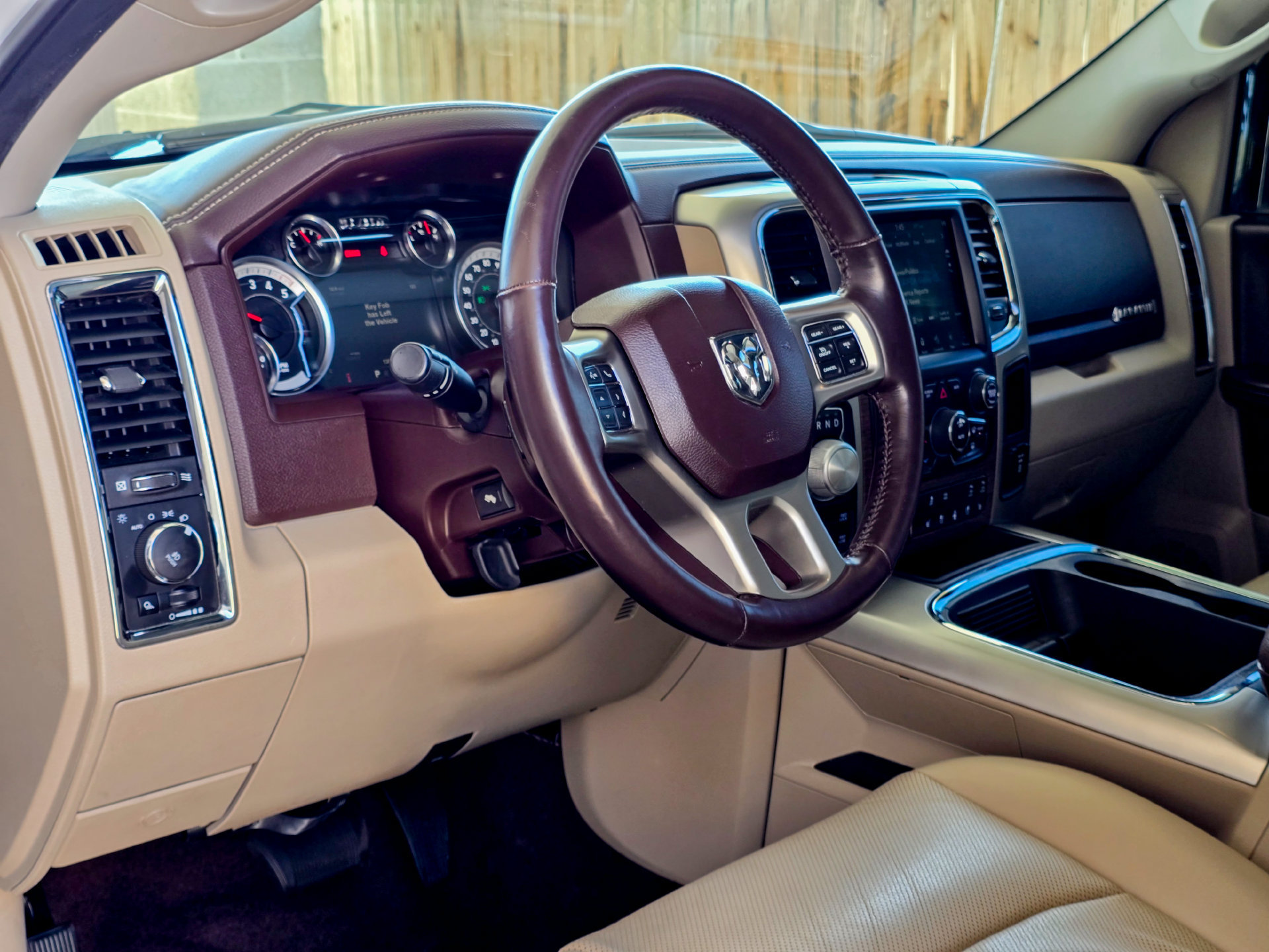 Used 2018 RAM 1500 Laramie w/ Convenience Group AWD/4WD image 17