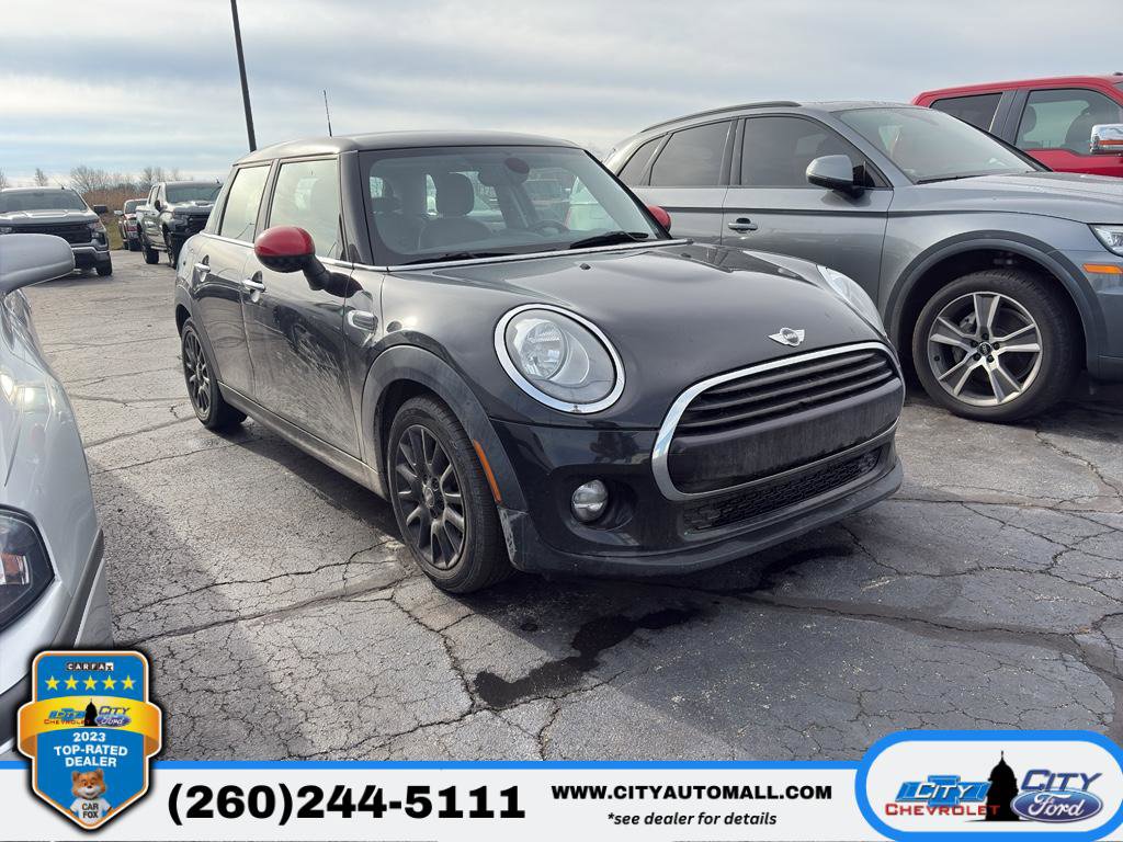 Used 2018 MINI Cooper 4-Door Hardtop image 1