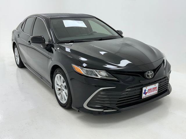 Used 2023 Toyota Camry LE FWD image 2
