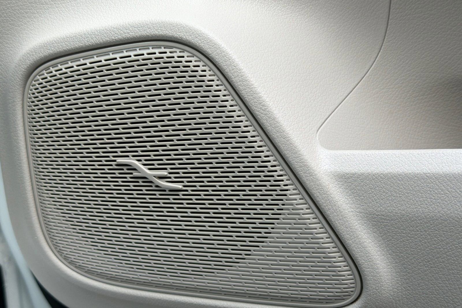 Certified 2025 Mercedes-Benz GLB 250 image 21