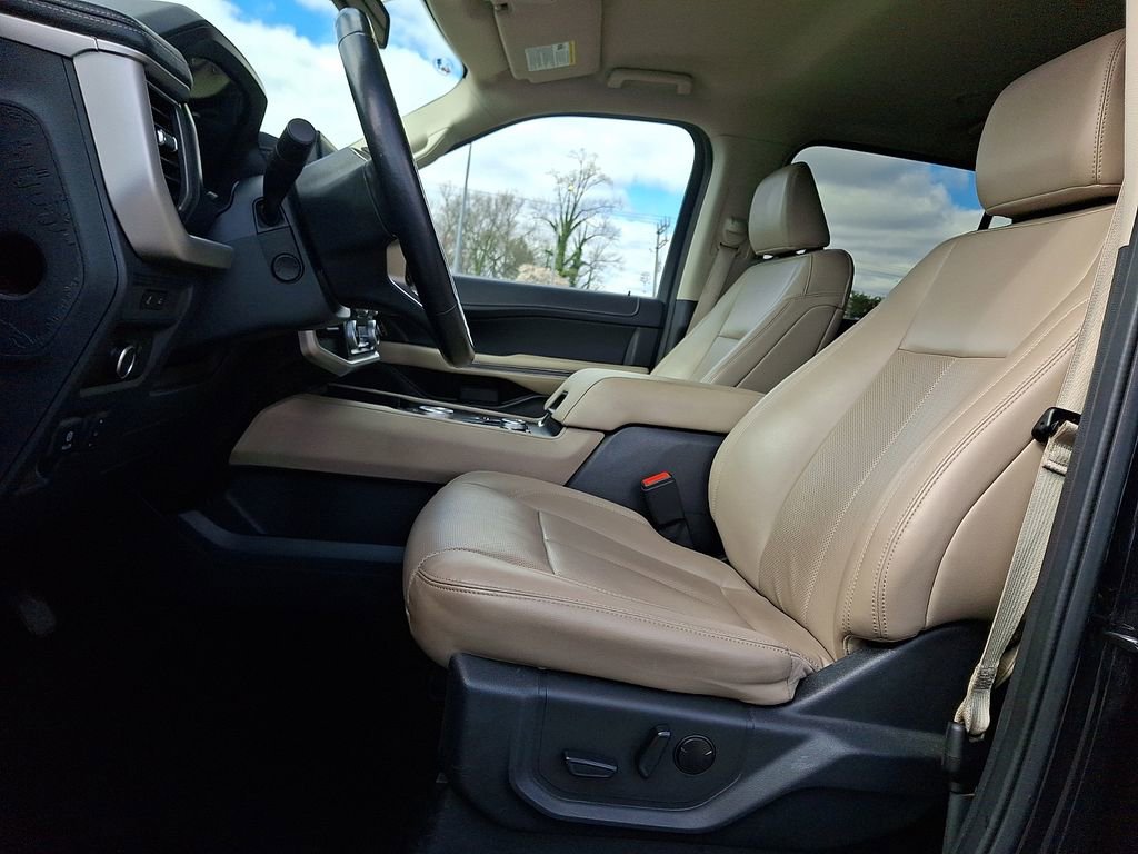 Used 2023 Ford Expedition Max XLT image 14