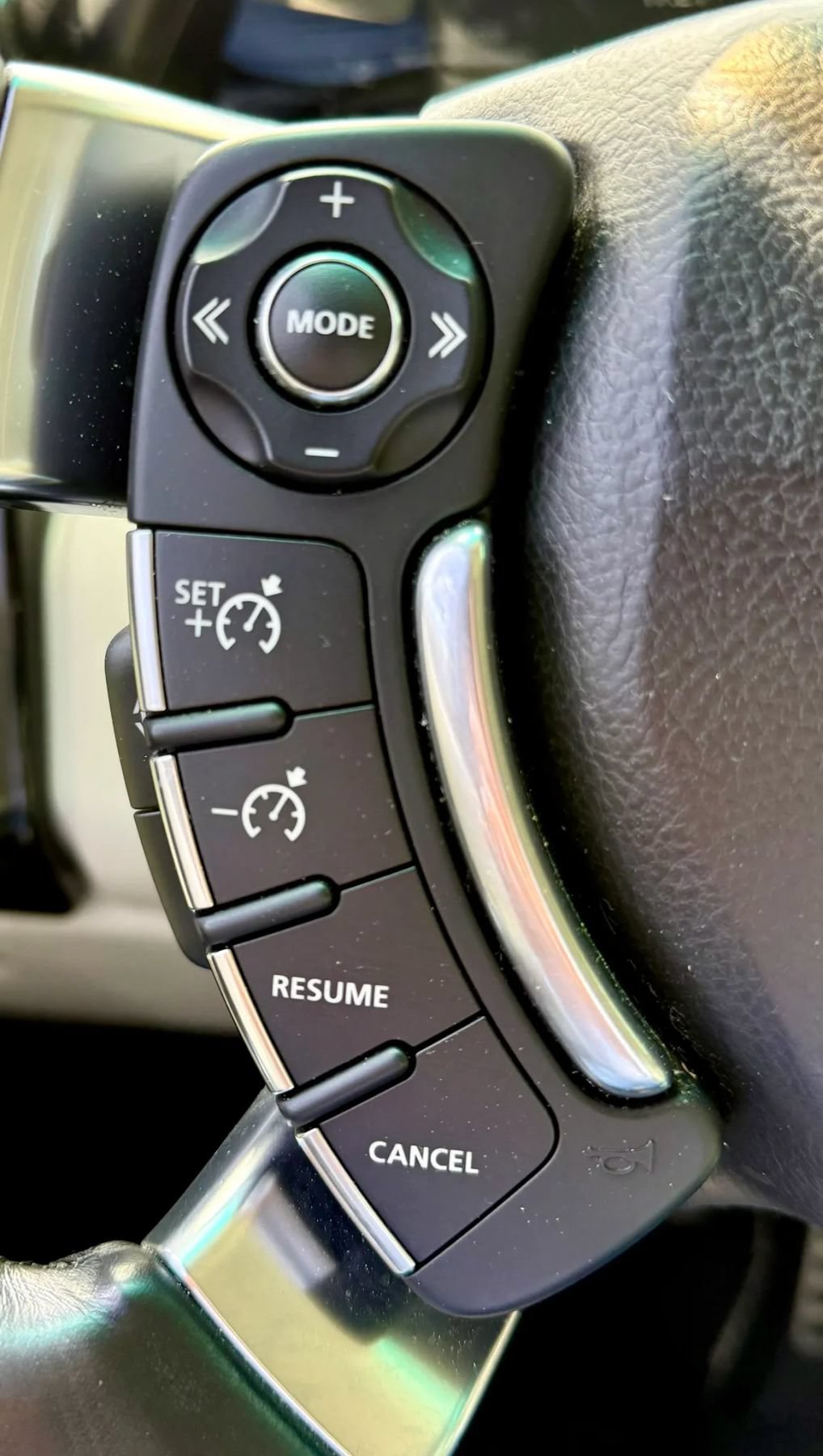 Used 2011 Land Rover Range Rover Autobiography AWD/4WD image 23