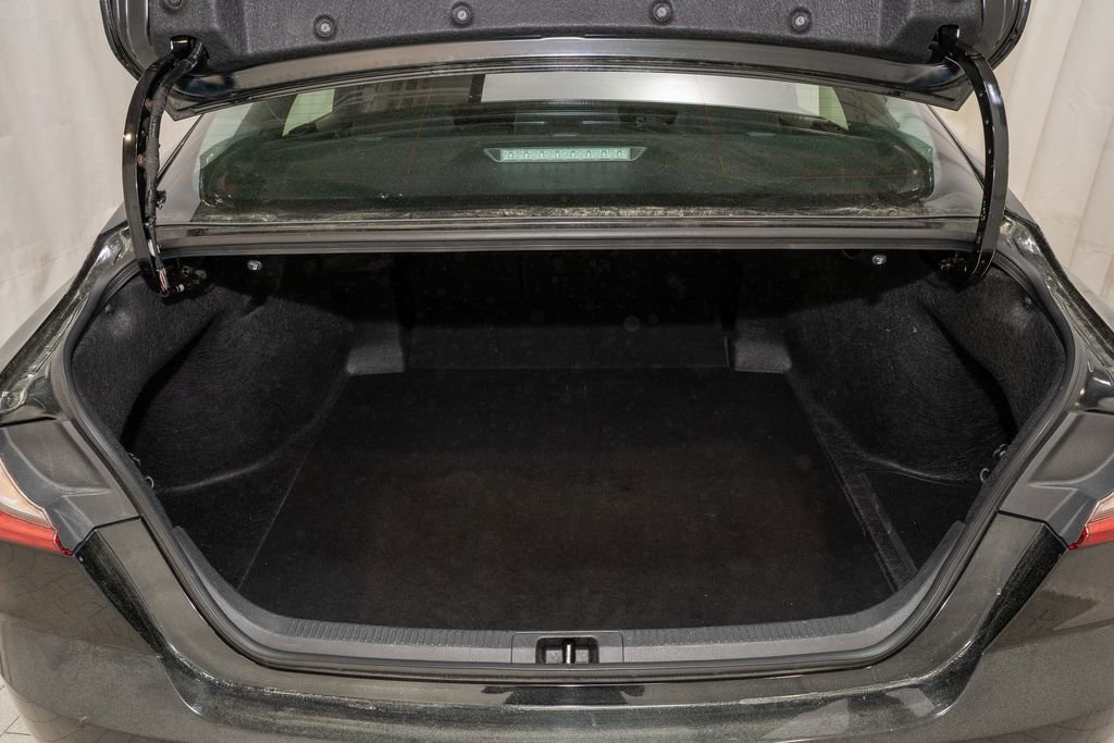 Certified 2025 Toyota Camry LE image 5