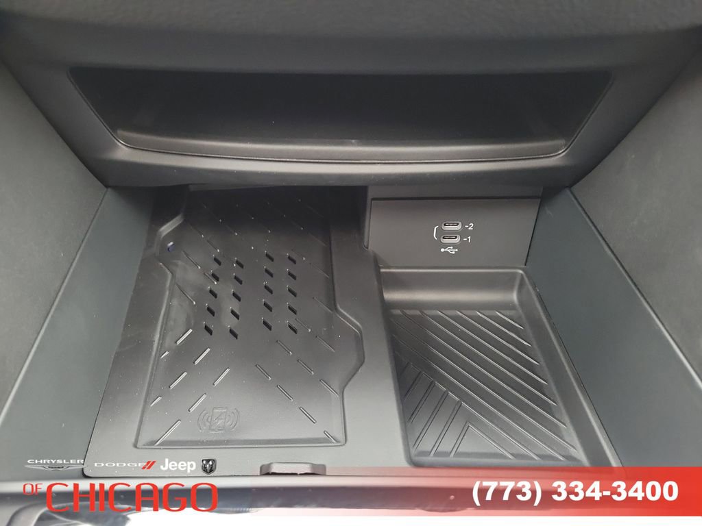 New 2026 Chrysler Pacifica Limited image 29