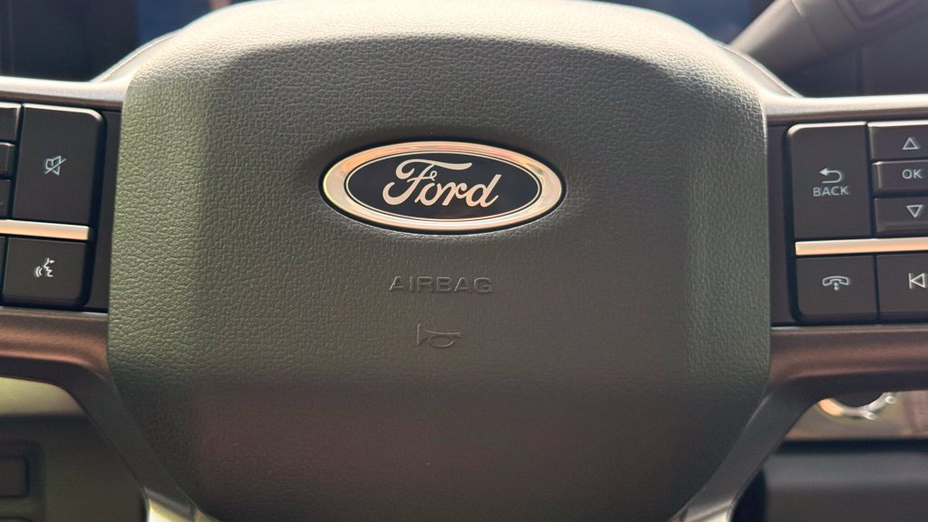 Used 2024 Ford F250 Lariat w/ Black Appearance Package AWD/4WD image 18
