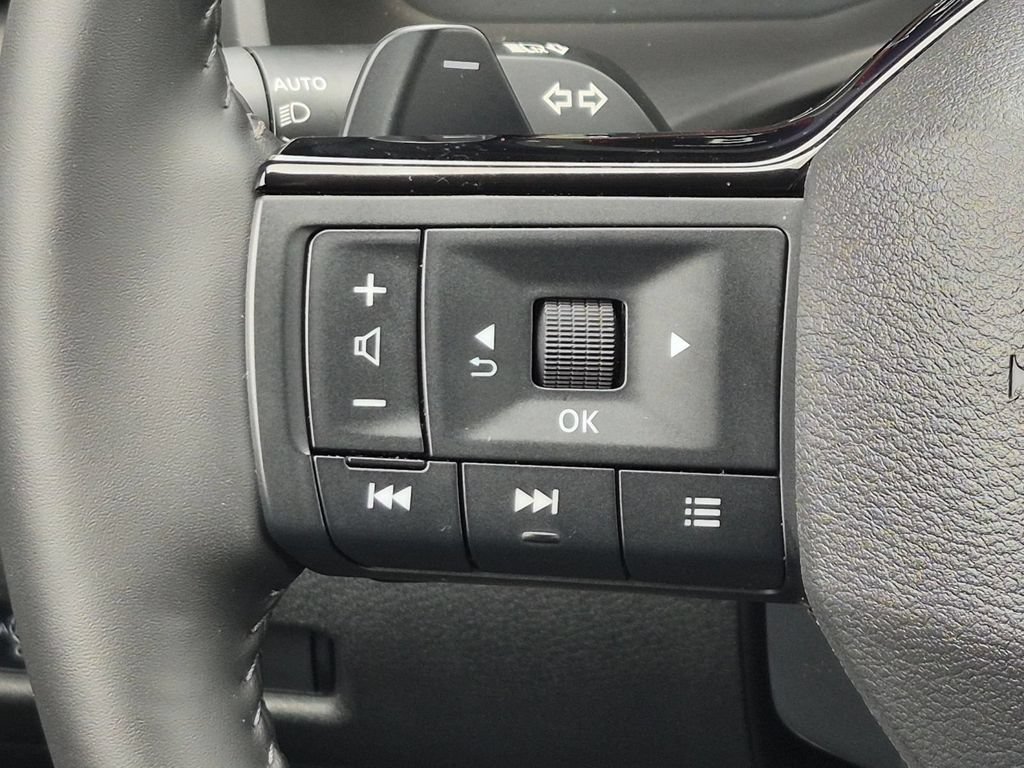 Used 2025 Nissan Rogue SL w/ Tech Package AWD/4WD image 17