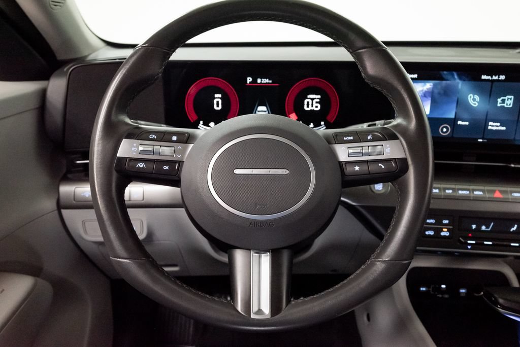 Used 2025 Hyundai Kona SEL FWD image 13