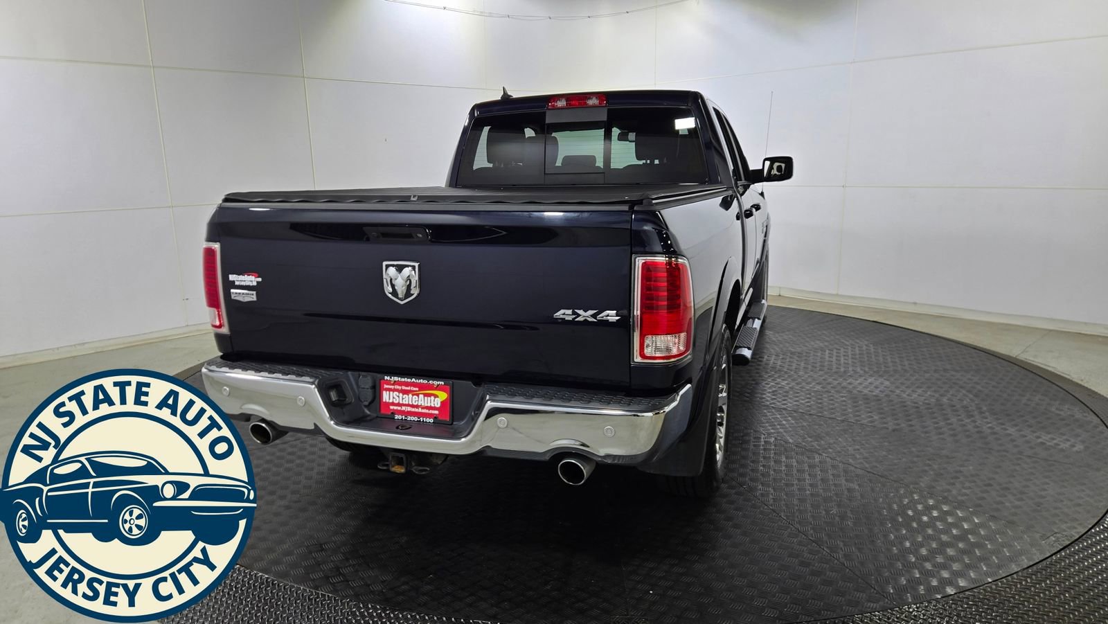 Used 2018 RAM 1500 Laramie w/ Convenience Group image 9