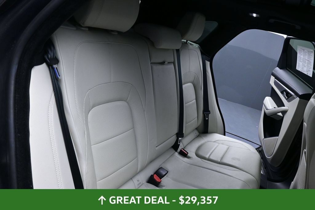 Used 2021 Jaguar F-PACE R-Dynamic S AWD/4WD image 31