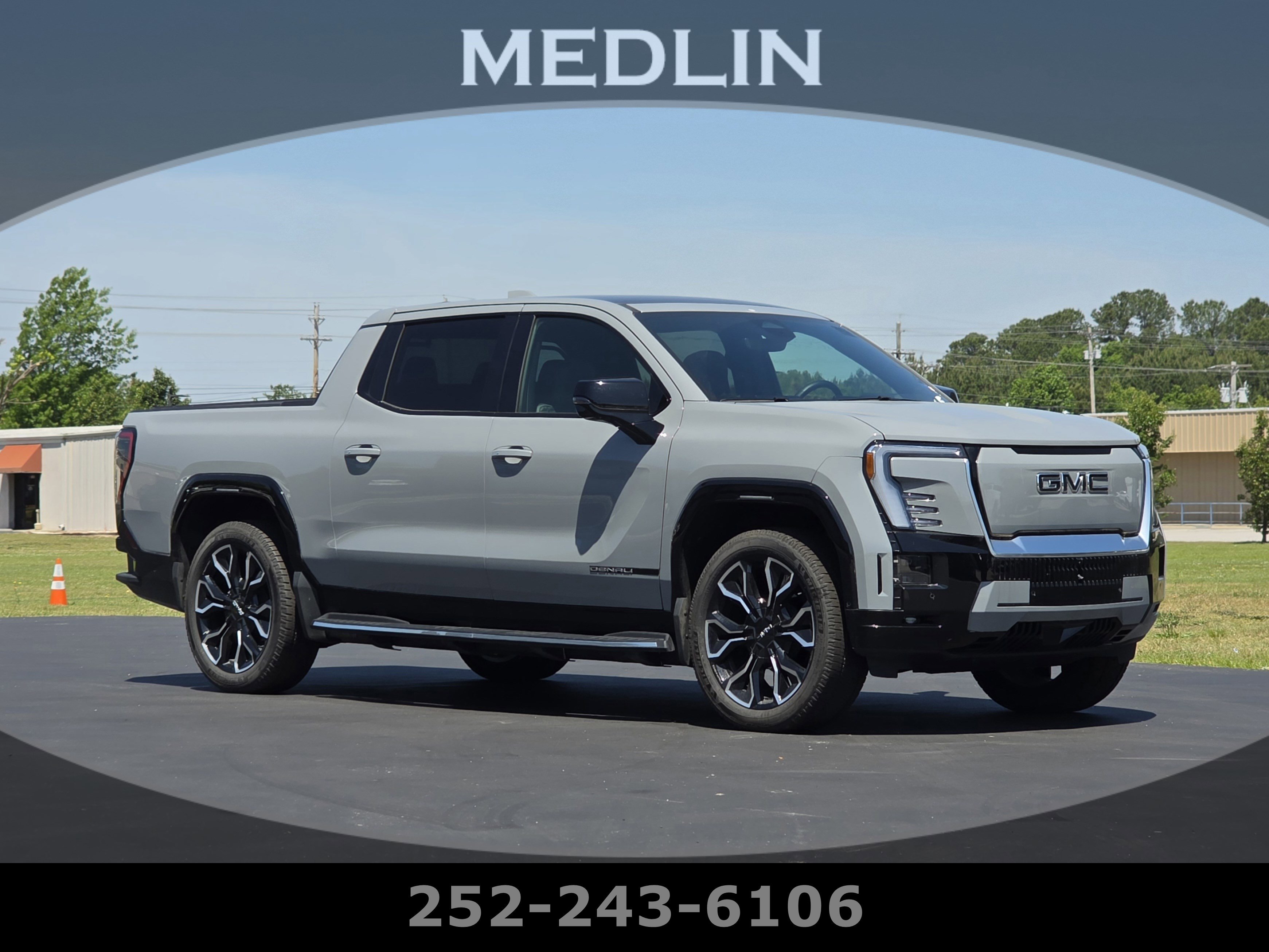 Used 2025 GMC Sierra EV Denali AWD/4WD image 1