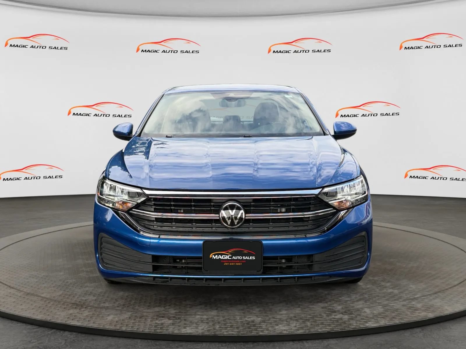 Used 2023 Volkswagen Jetta SE FWD image 3