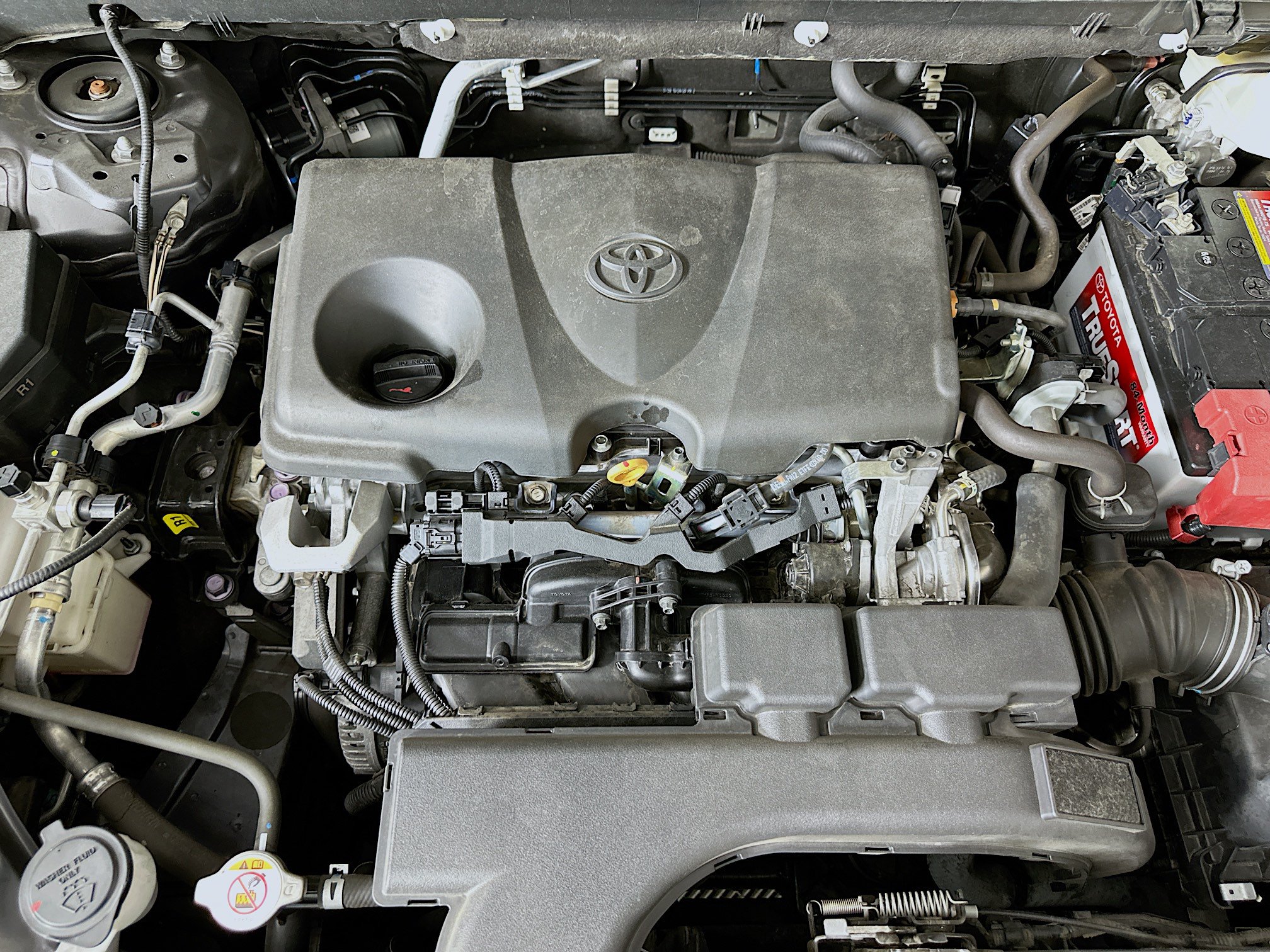 Used 2021 Toyota RAV4 XLE w/ XLE Grade Weather Package FWD image 31