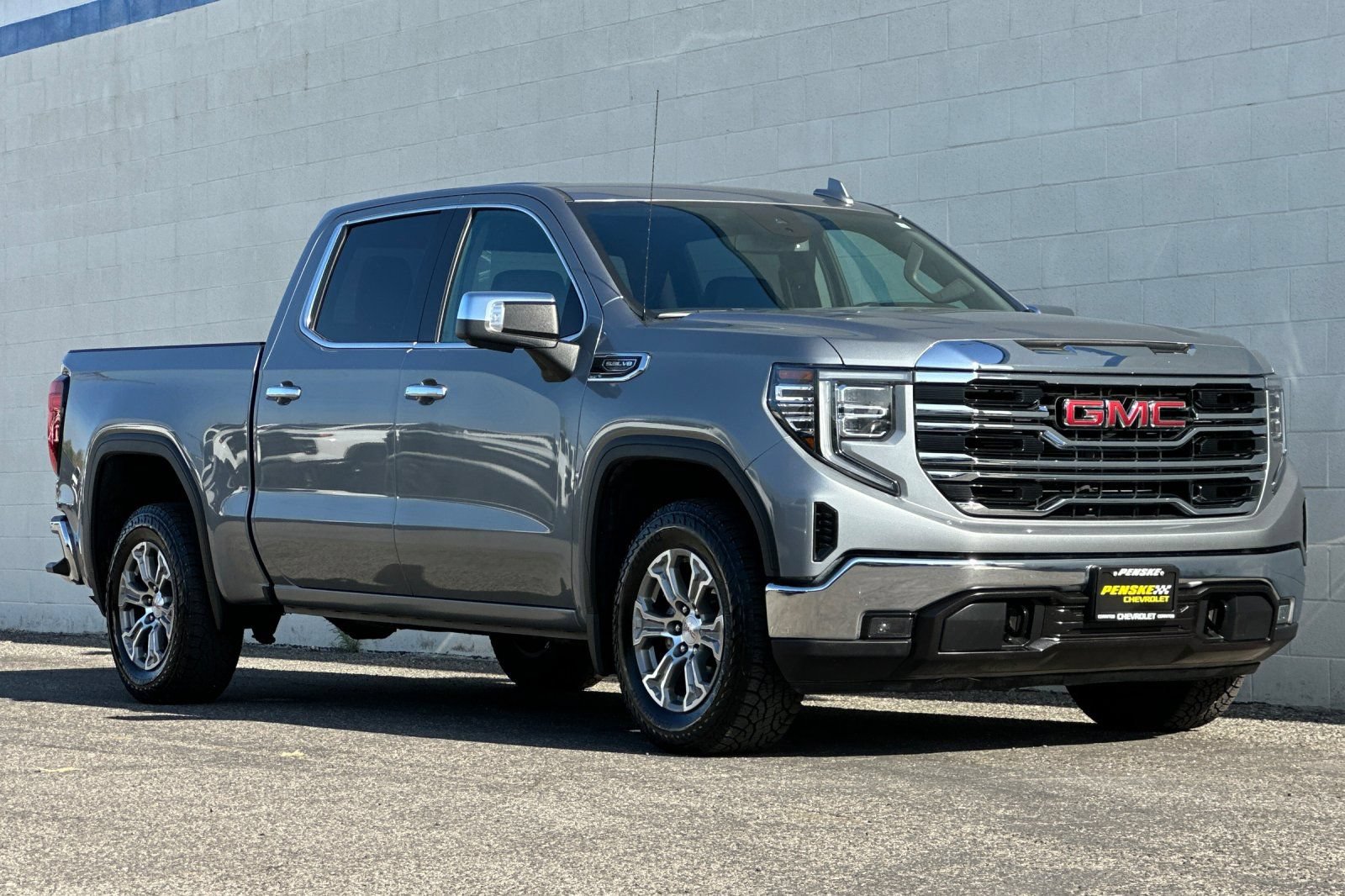 Certified 2024 GMC Sierra 1500 SLT RWD image 2