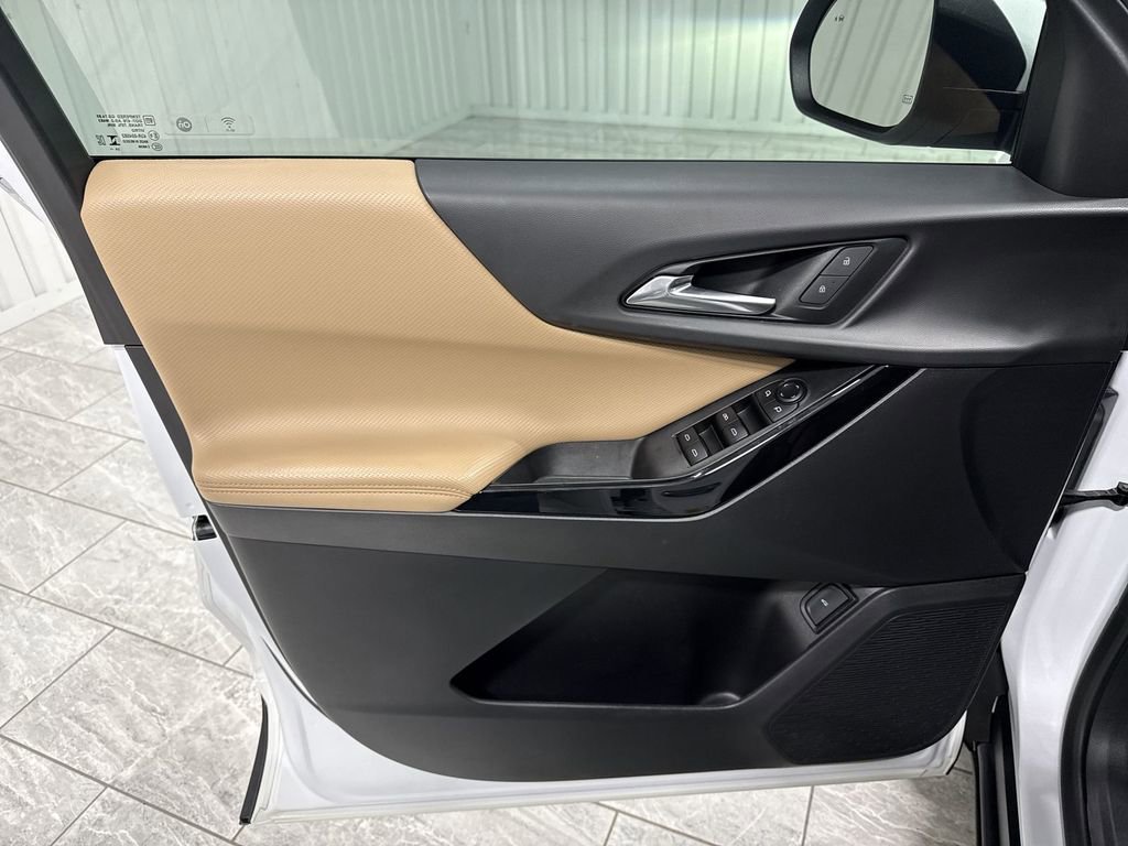 Used 2025 Chevrolet Equinox ACTIV image 23