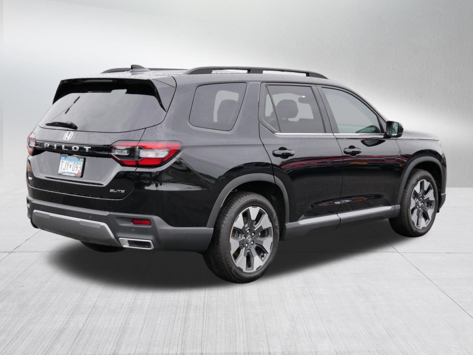 Used 2026 Honda Pilot Elite image 7