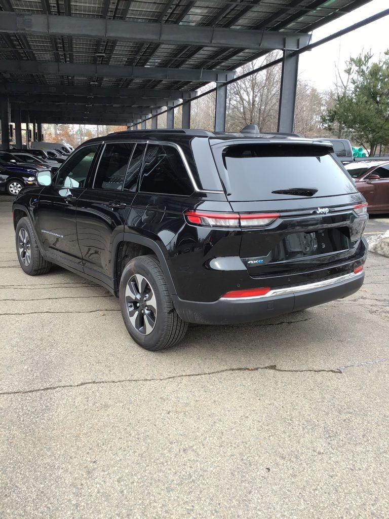 Used 2024 Jeep Grand Cherokee Limited 4xe image 3