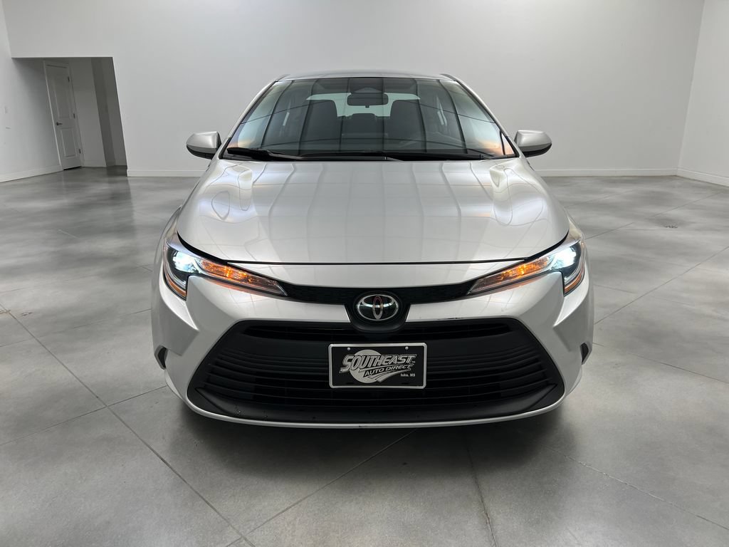 Used 2024 Toyota Corolla LE FWD image 3