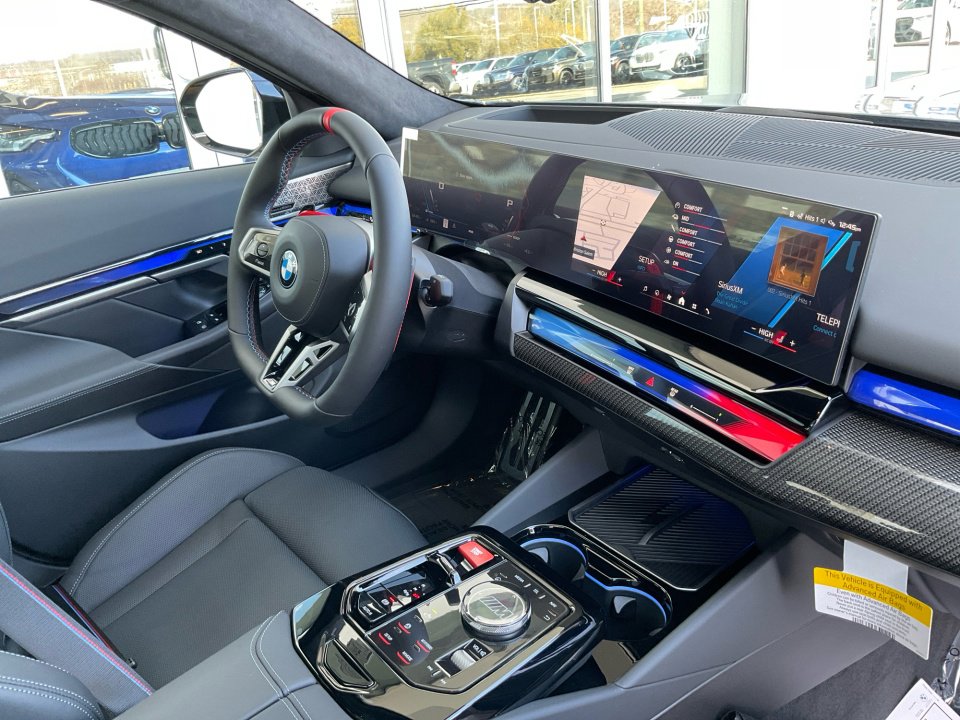 Used 2026 BMW M5 w/ Executive Package image 32