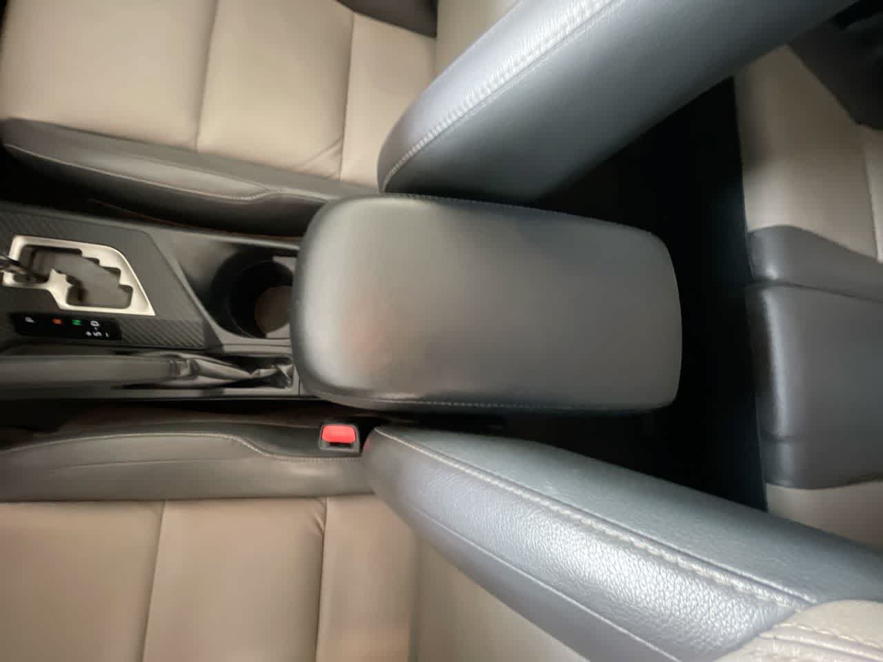 Used 2015 Toyota RAV4 Limited AWD/4WD image 21