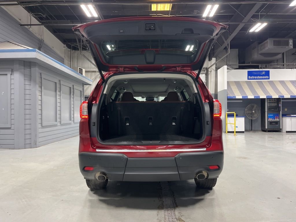Used 2019 Subaru Ascent Touring w/ Popular Package #2 image 9