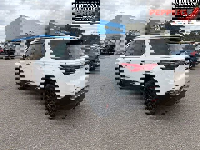 Used 2023 Chevrolet Traverse Premier w/ Redline Edition image 2