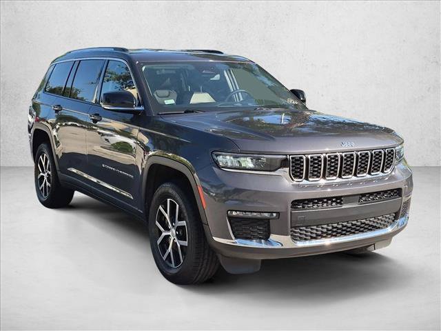 Used 2023 Jeep Grand Cherokee L Limited RWD image 3