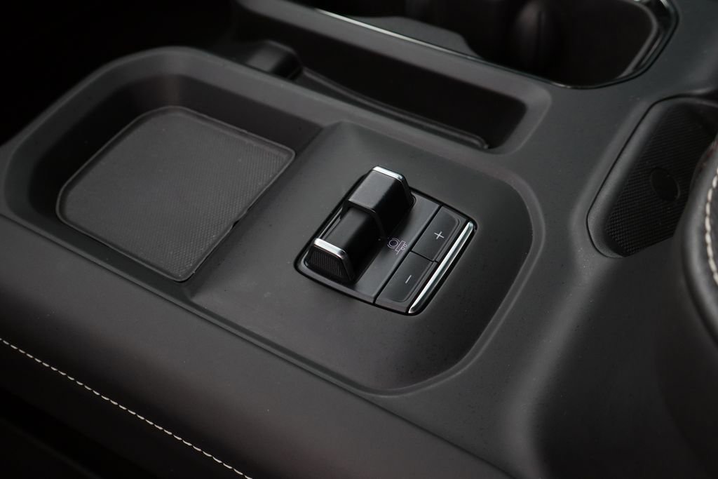 Used 2024 GMC Sierra 2500 AT4X image 19