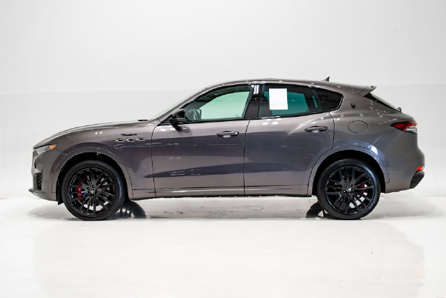 Used 2022 Maserati Levante Modena AWD/4WD image 27