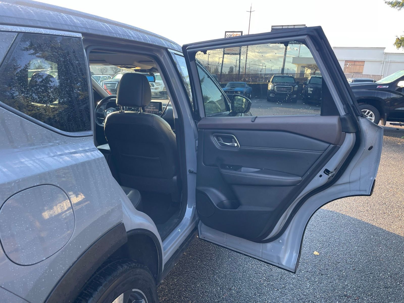 Used 2021 Nissan Rogue SL image 32