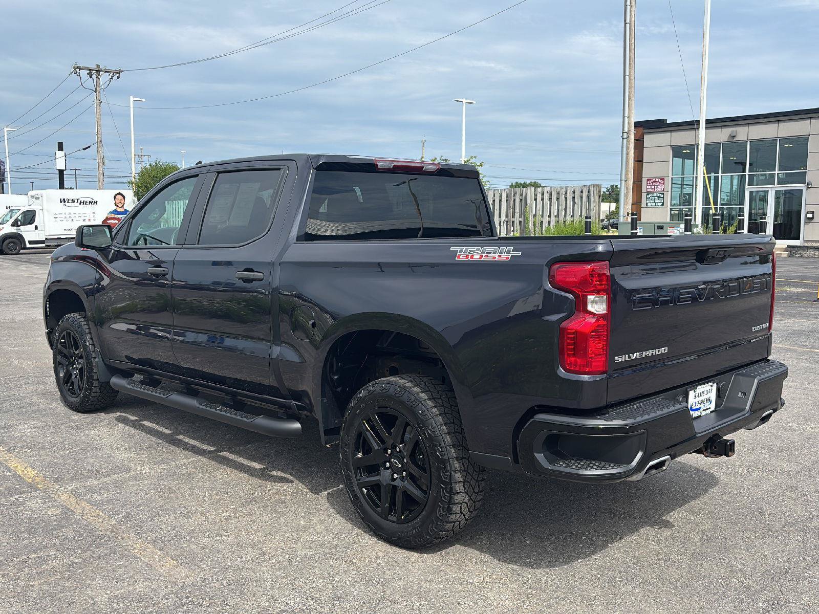 Used 2024 Chevrolet Silverado 1500 Custom Trail Boss AWD/4WD image 5