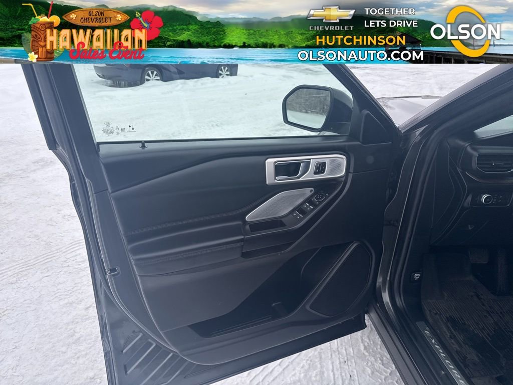 Used 2020 Ford Explorer Platinum w/ Premium Technology Package image 10