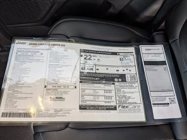 New 2025 Jeep Grand Cherokee Limited w/ Black Appearance Package image 17