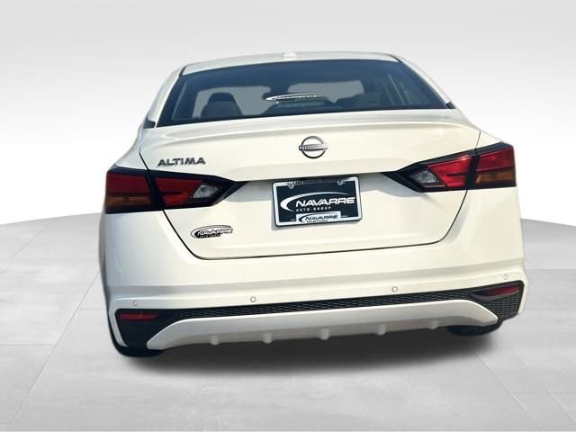 Used 2025 Nissan Altima 2.5 S FWD image 9