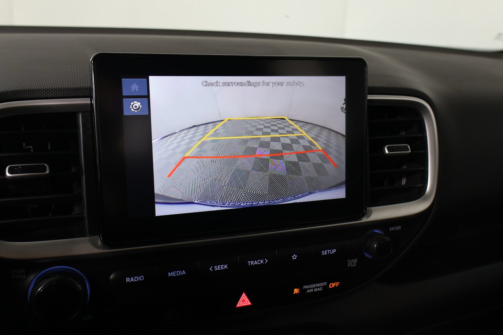 Used 2025 Hyundai Venue SEL FWD image 6