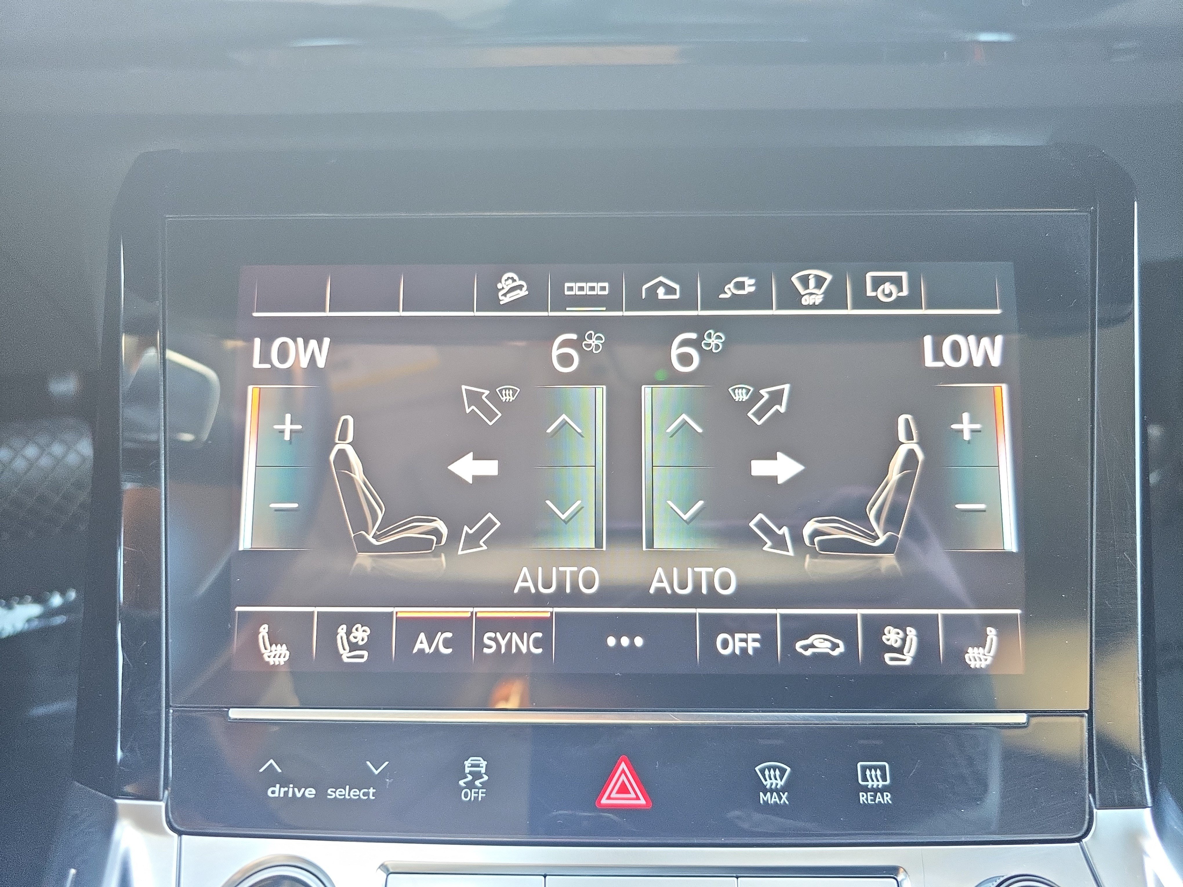 Used 2021 Audi e-tron Prestige w/ Prestige Package AWD/4WD image 19