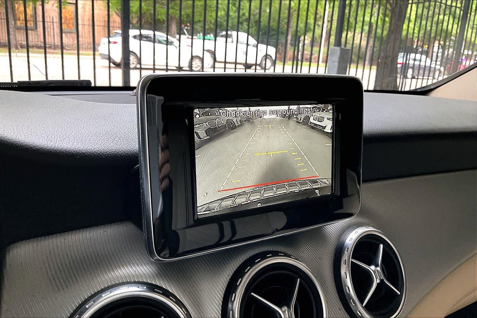 Used 2015 Mercedes-Benz GLA 250 image 26