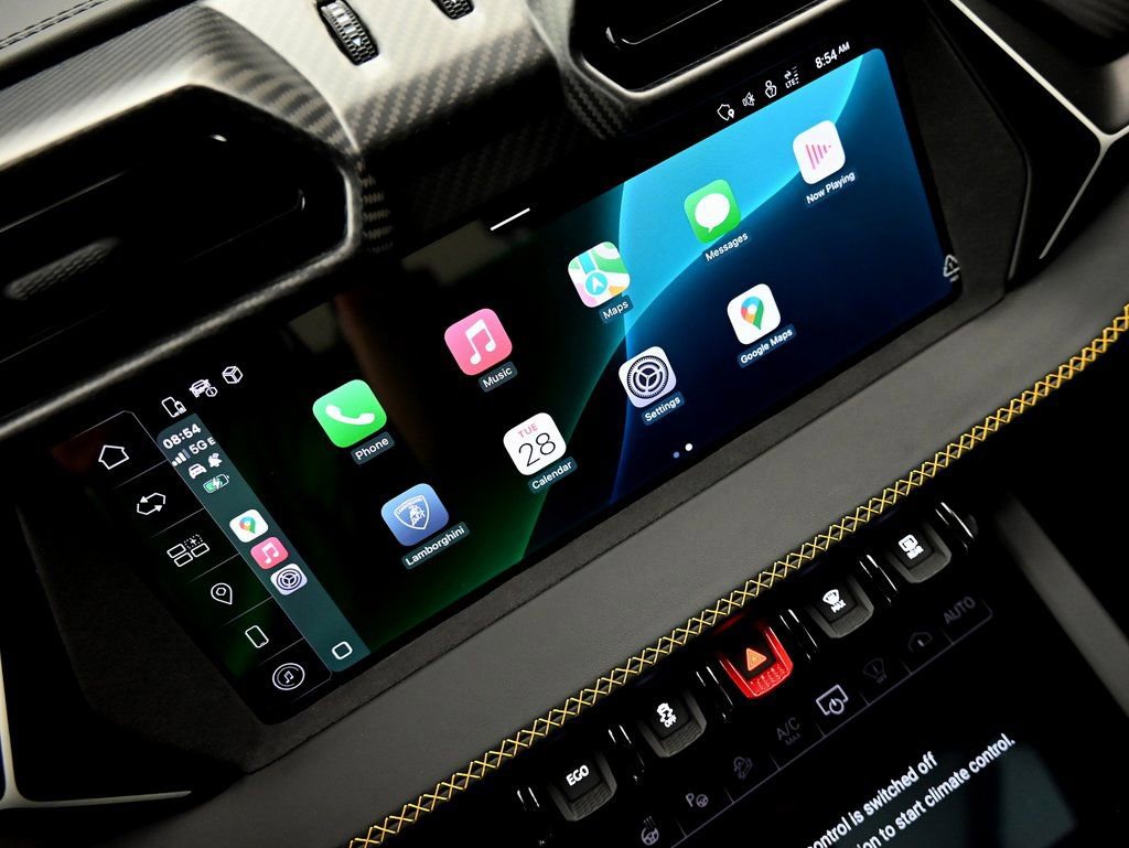 Used 2025 Lamborghini Urus SE image 11