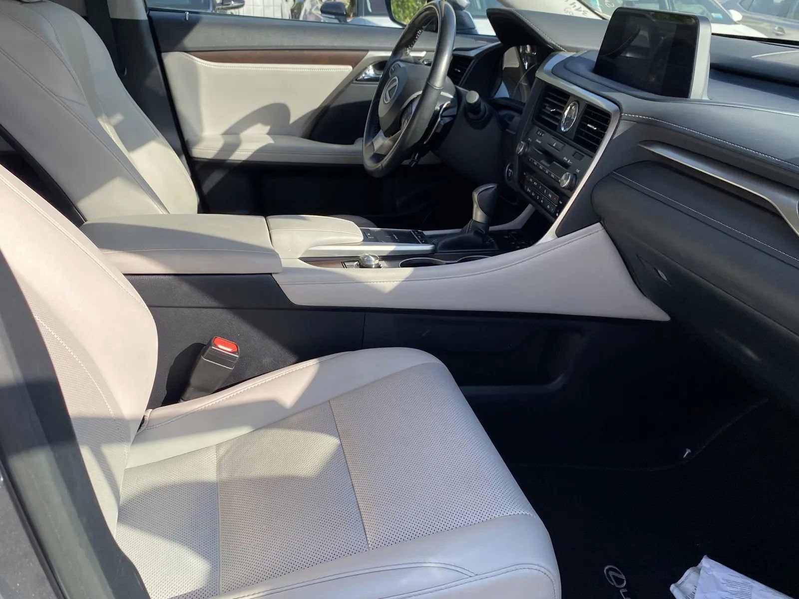 Used 2022 Lexus RX 450h AWD w/ Premium Package image 6