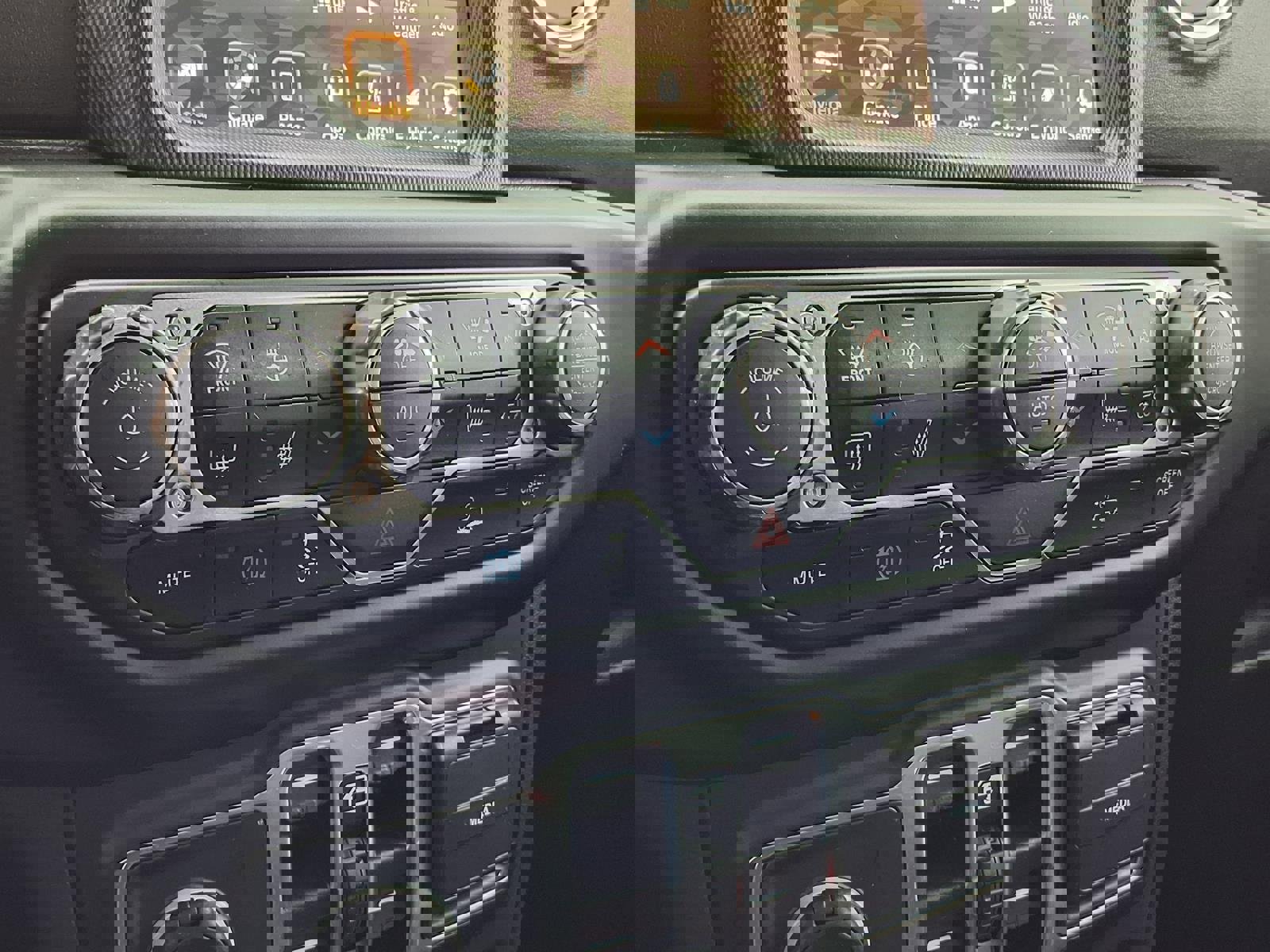 Used 2022 Jeep Wrangler Unlimited Sahara w/ Cold Weather Group image 12