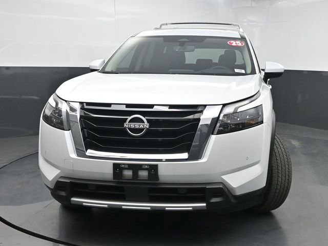 Used 2025 Nissan Pathfinder Platinum w/ Cargo Package FWD image 6