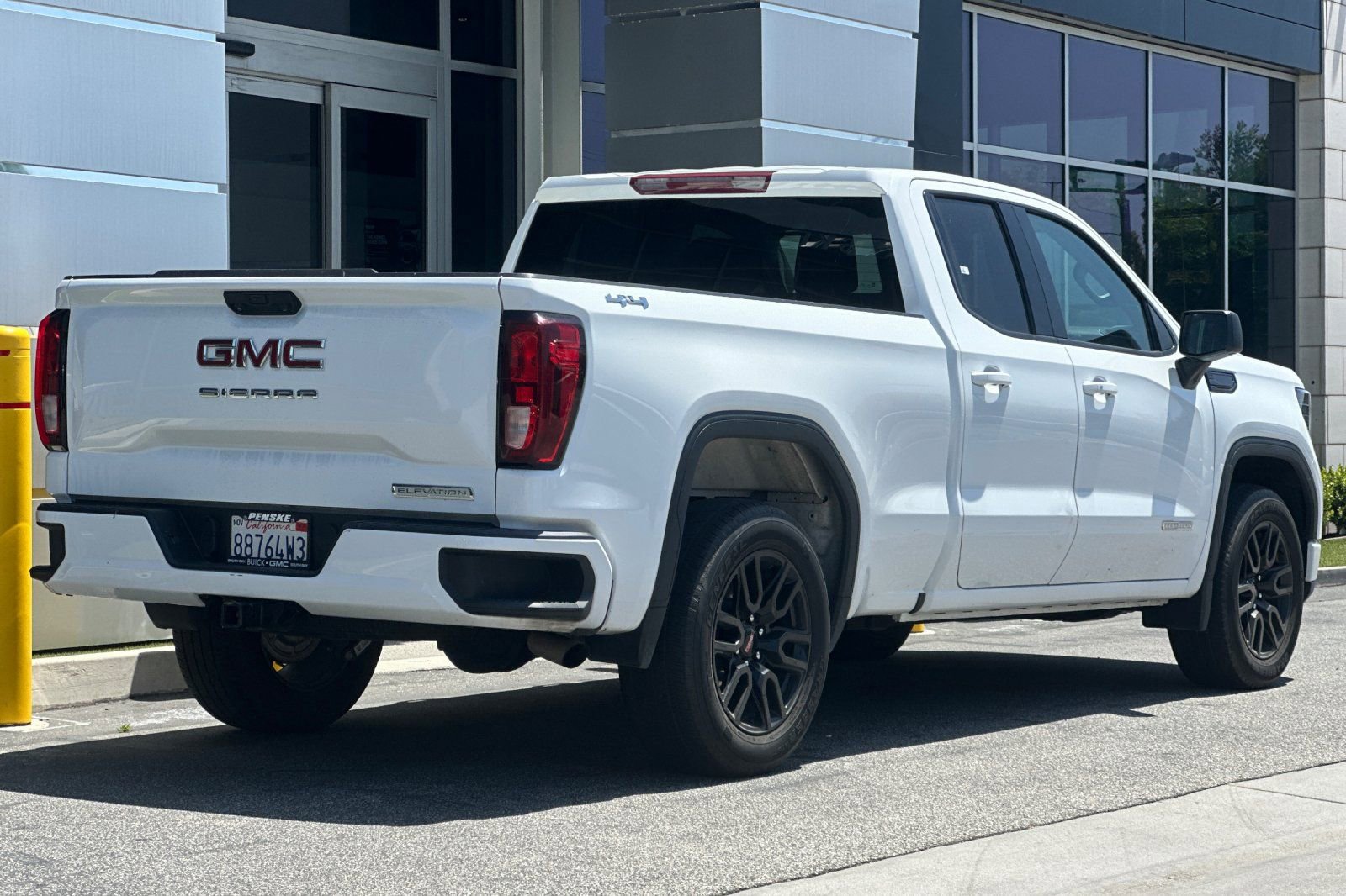 Used 2023 GMC Sierra 1500 Elevation AWD/4WD image 4
