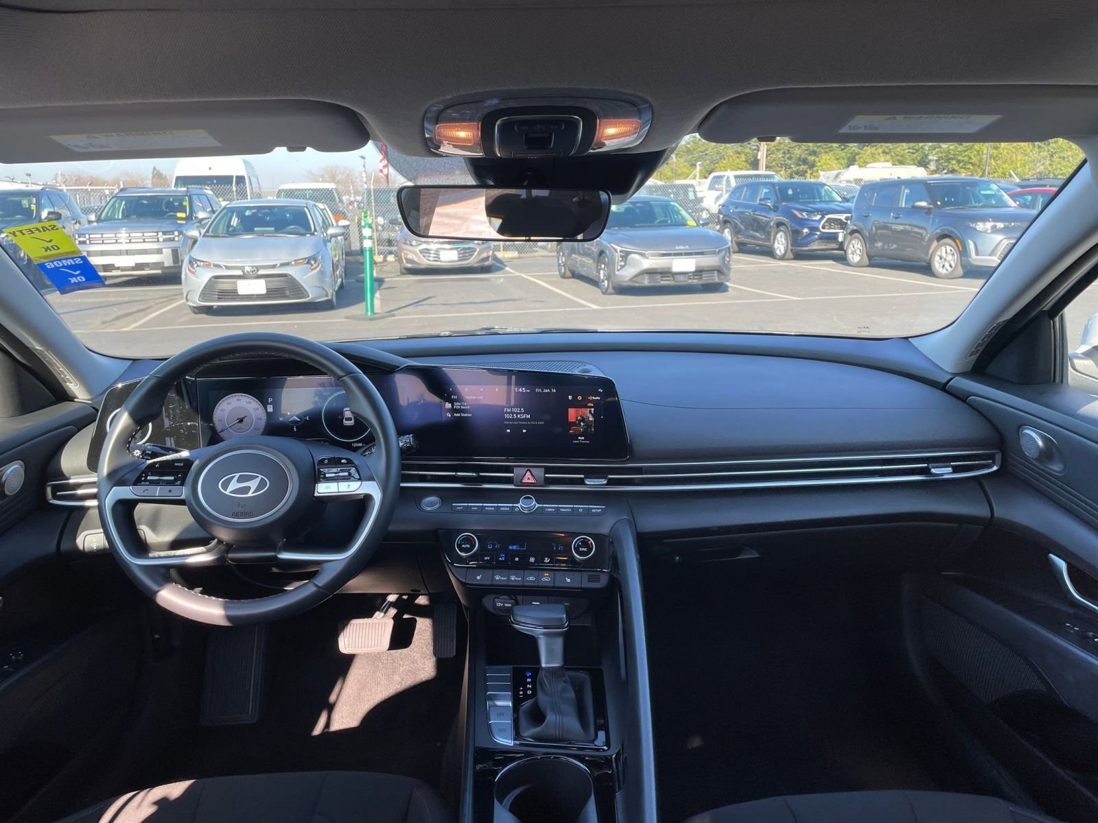 Used 2025 Hyundai Elantra SEL image 33