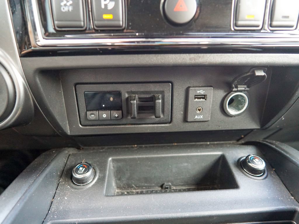 Used 2017 Nissan Titan Platinum Reserve image 27