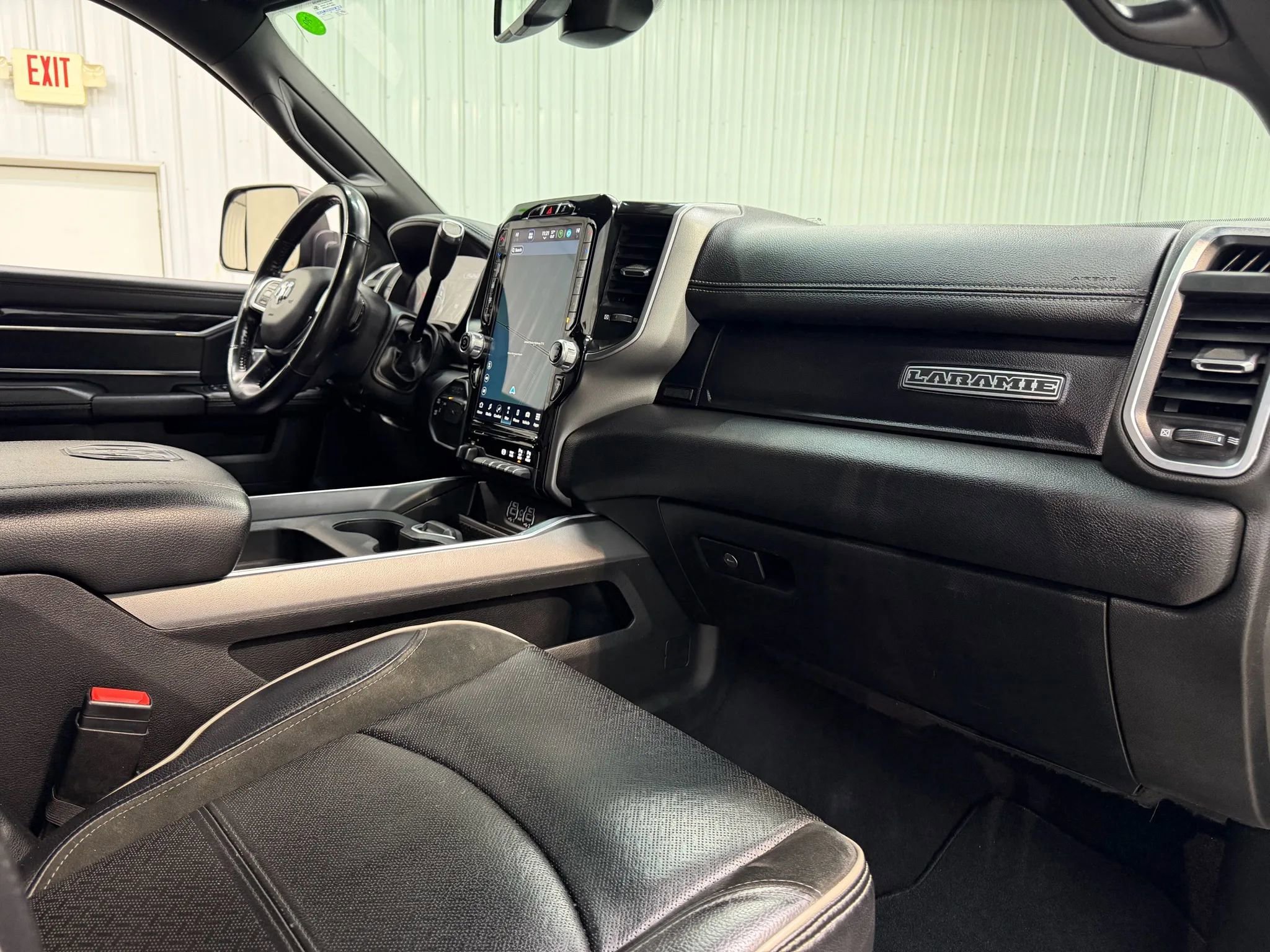 Used 2022 RAM 3500 Laramie w/ Night Edition image 14