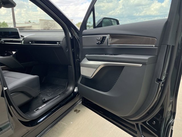 Certified 2026 Cadillac Vistiq Sport w/ LPO, Floor Liner Package image 21