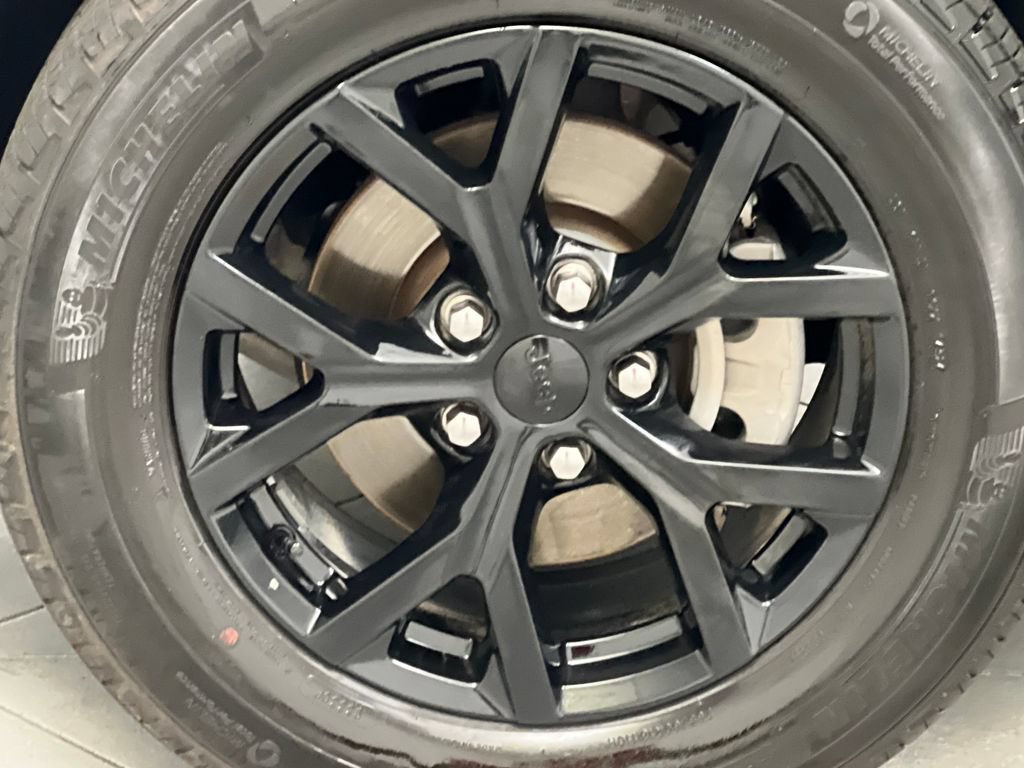 Used 2025 Jeep Grand Cherokee Altitude AWD/4WD image 69