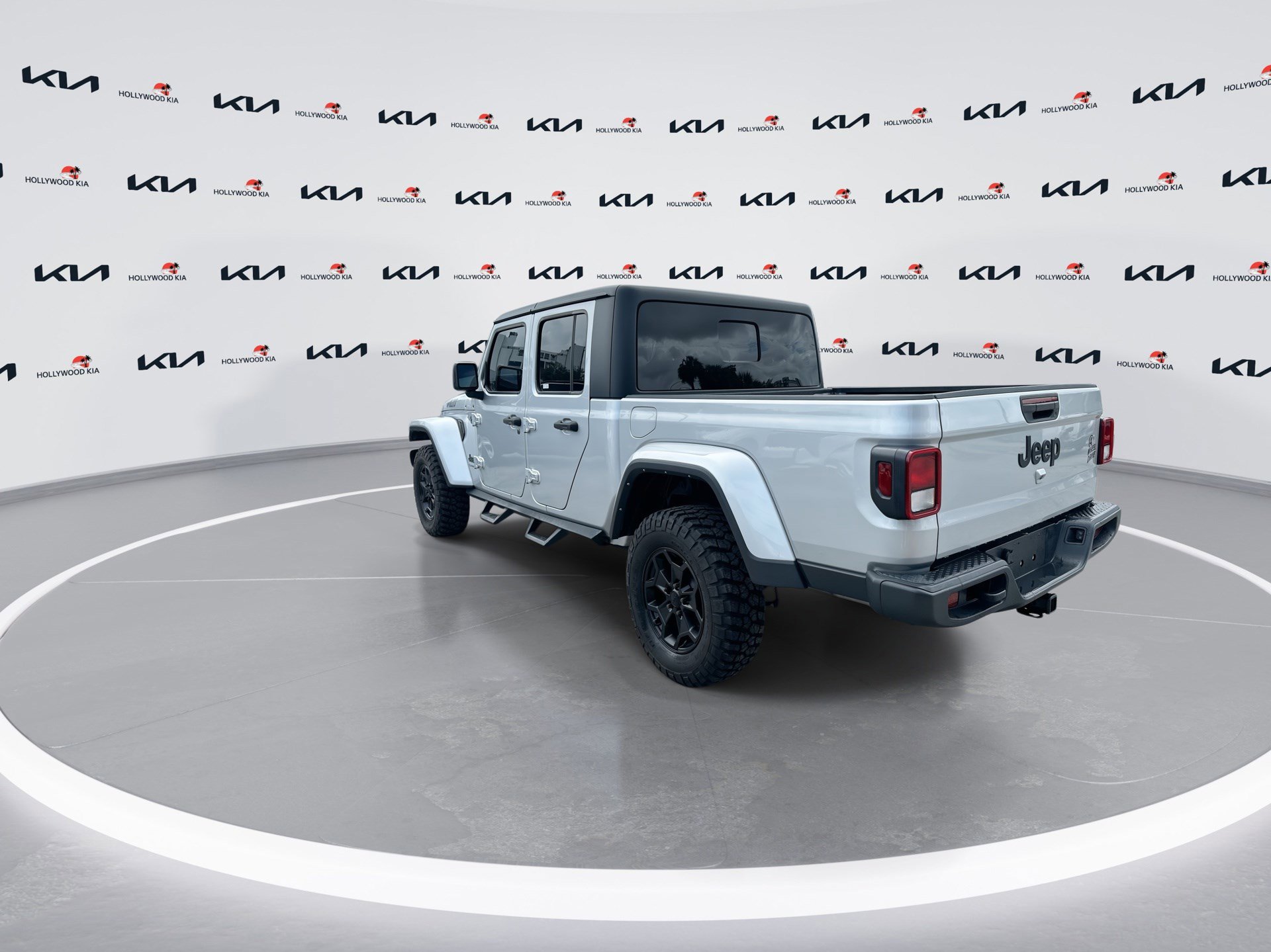 Used 2022 Jeep Gladiator Sport AWD/4WD image 6
