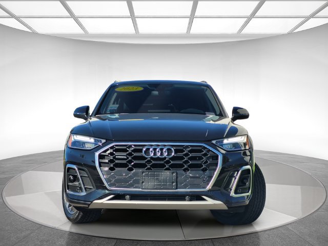 Used 2023 Audi Q5 2.0T Premium w/ Convenience Package AWD/4WD image 2